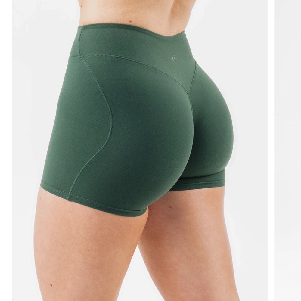 ISO ALPHALETE 5” EVERYDAY CORE SHORTS CHELSEA